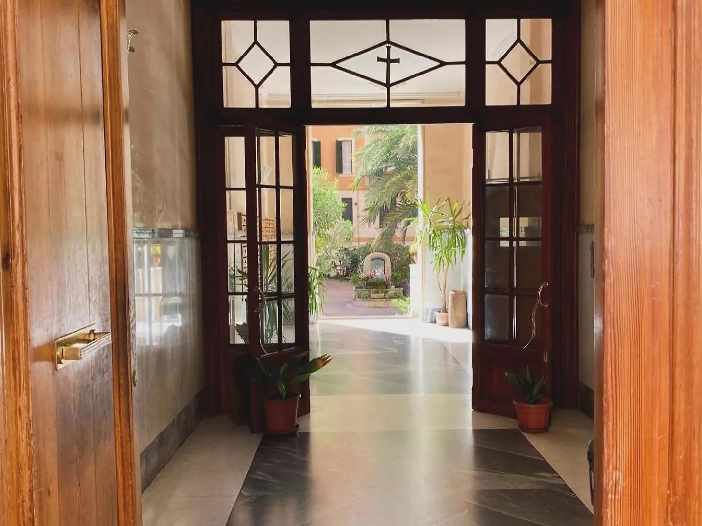 Ave Roma Suite
