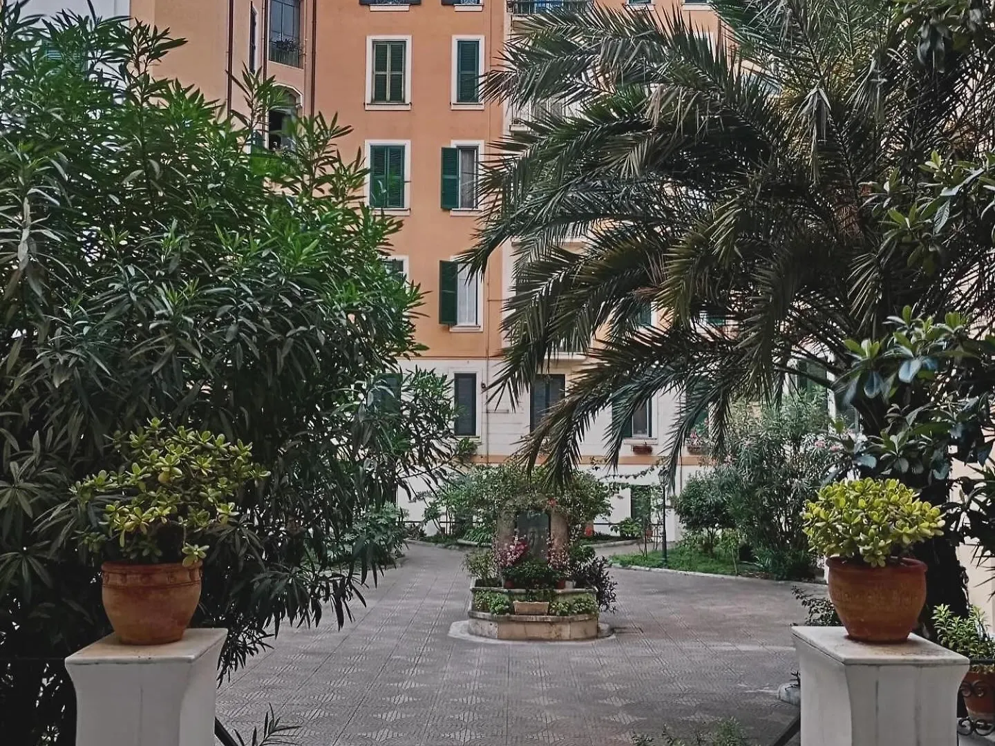 Ave Roma Suite Apartment