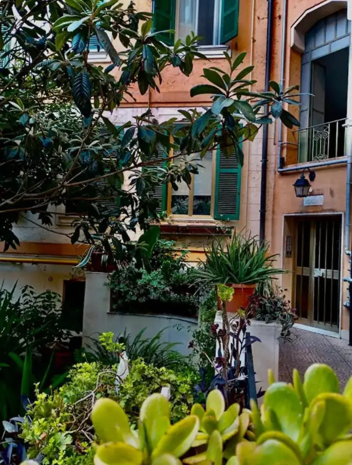 Ave Roma Suite Apartment