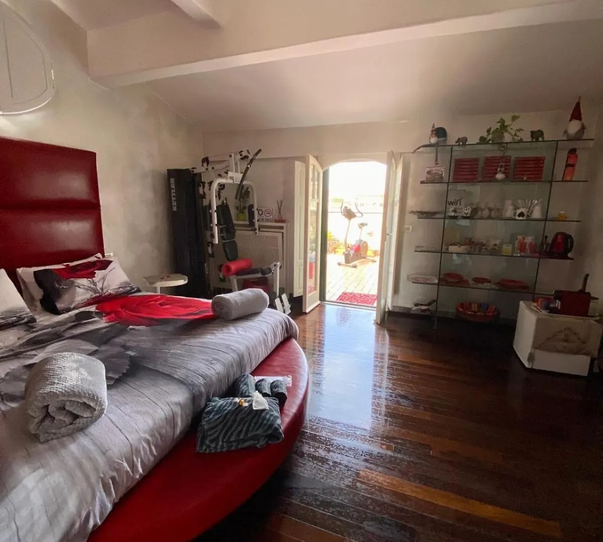 Ave Roma Suite 0*, Rome