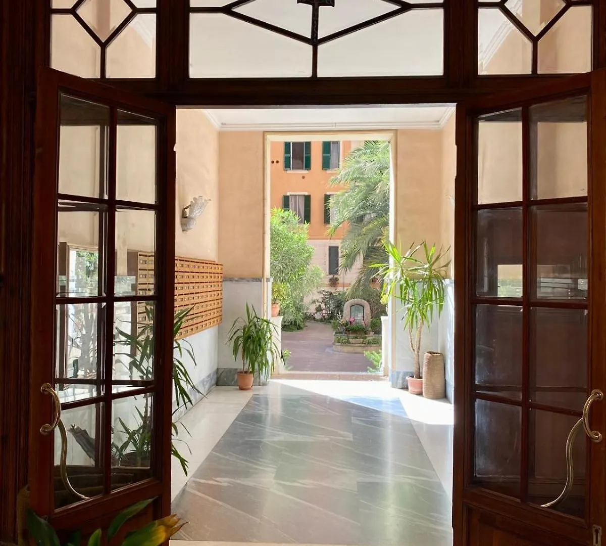 Ave Roma Suite